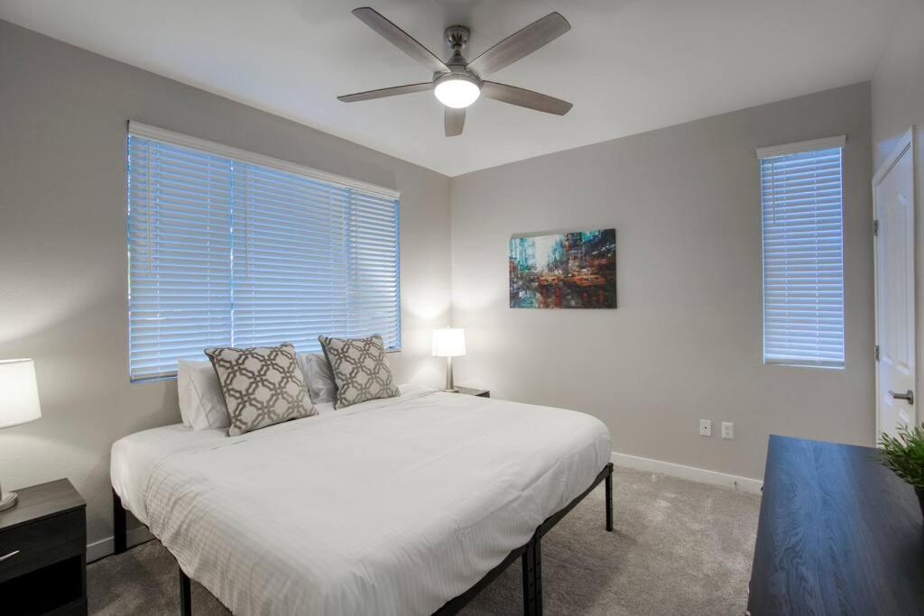 Apartment Modern 2-br Near Kierland Commons *