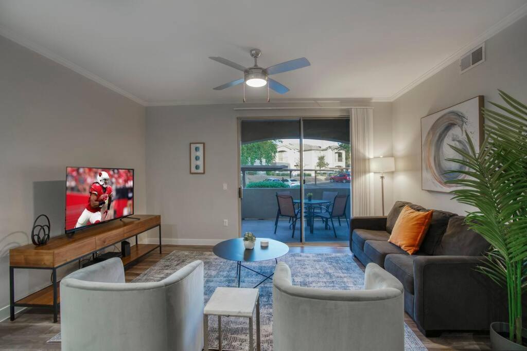 Modern 2-br Near Kierland Commons Apartment Scottsdale