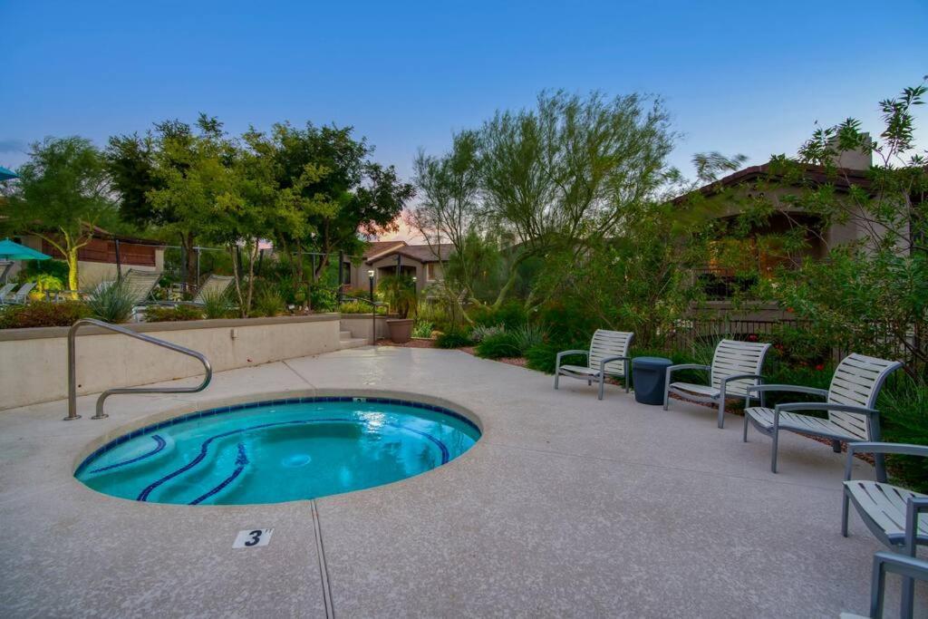 Apartment Modern 2-br Near Kierland Commons